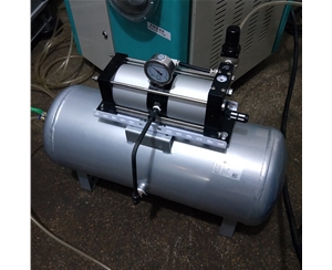 AB02-40熱流道增壓泵